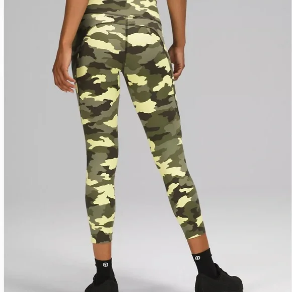 Fast and Free High-Rise Crop 23" Camo Crispin Green - Picture 2 of 6